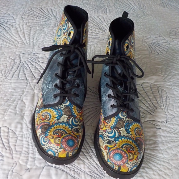 Moto UNISEX Print Boots FINAL $ - Picture 2 of 9